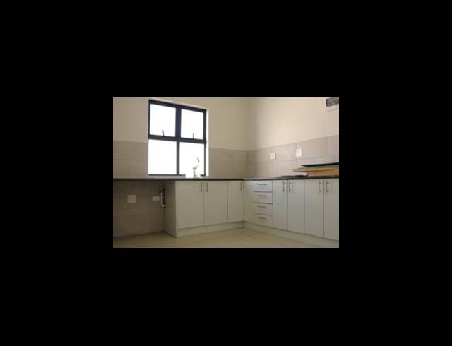 2 bed property to rent in WOODSTOCK